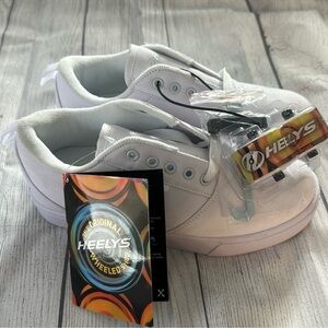 Youth Size 5 Heely Skate Sneakers